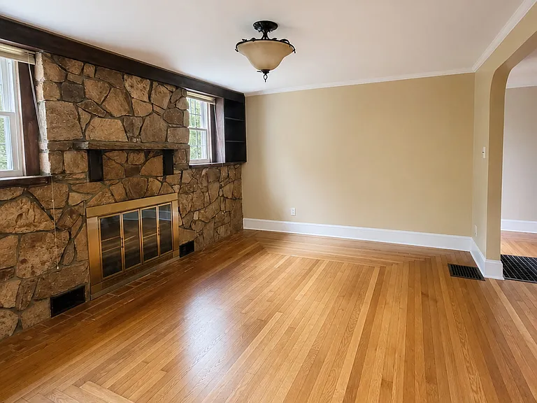 561 Hopewell Rd #1 — Photo 10