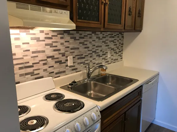 4825 Pennsylvania Ave SW APT 2A, South Charleston, WV 25309