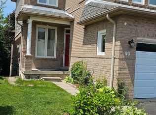 93 Knotty Pine Dr, Whitby, ON L1R 2H3