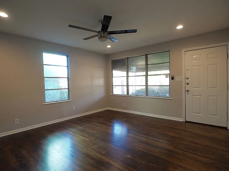4508 Bennett Ave — Photo 6