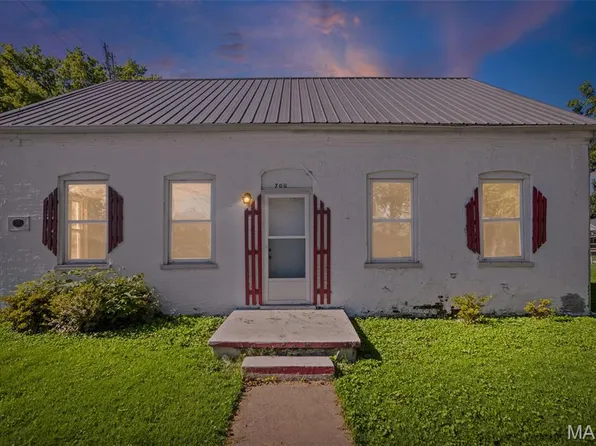700 Walnut St, Germantown, IL 62245