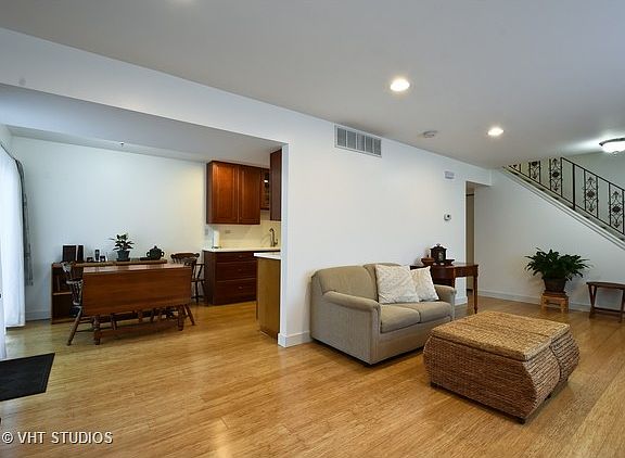 4th image of 766 Barnaby Pl