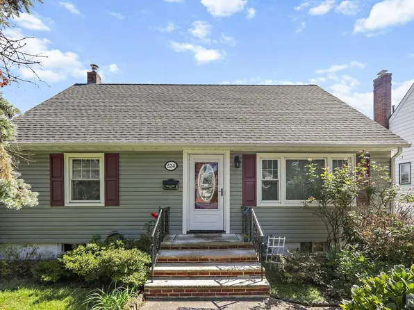 624 Spring Valley Rd, Maywood, NJ 07607