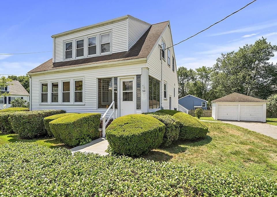 1st image of 32 Willow St