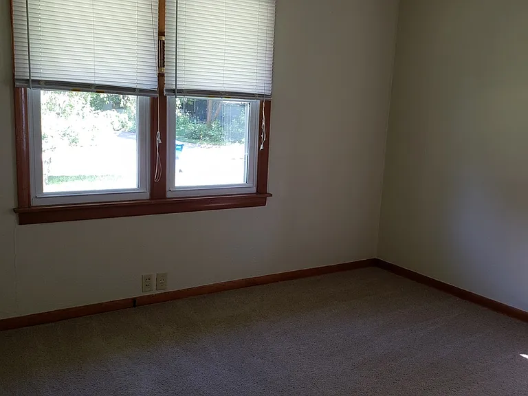 1607 Cornell Dr — Photo 5