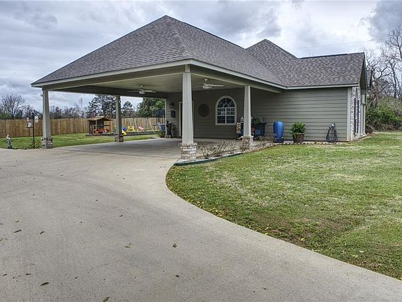 2nd image of 943 Woodyard Dr