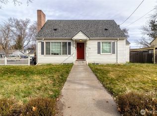205 SE 4th St APT 1, College Place, WA 99324