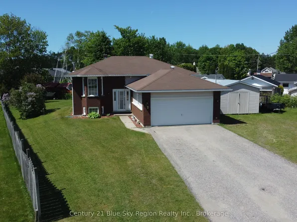 22 Paiement Ct, West Nipissing, ON P2B 3E4