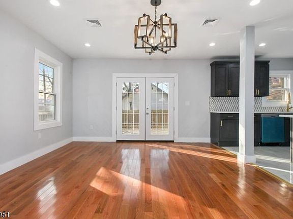 5th image of 18 Cliff Hill Pl