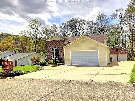 2nd image of 11 Cottonwood Dr