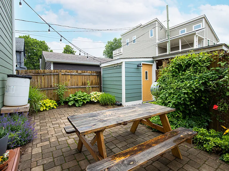 1502 Woodlawn Ave — Photo 45