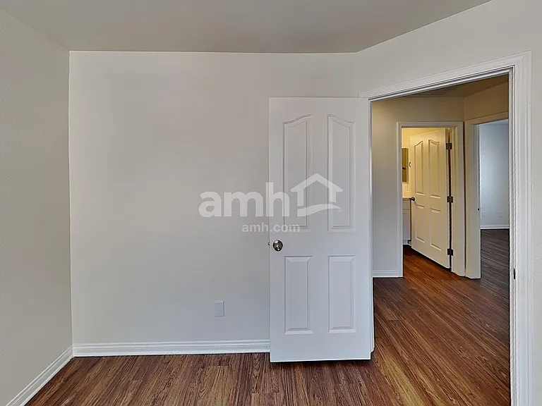 8221 Woodland Prairie Ave — Photo 19