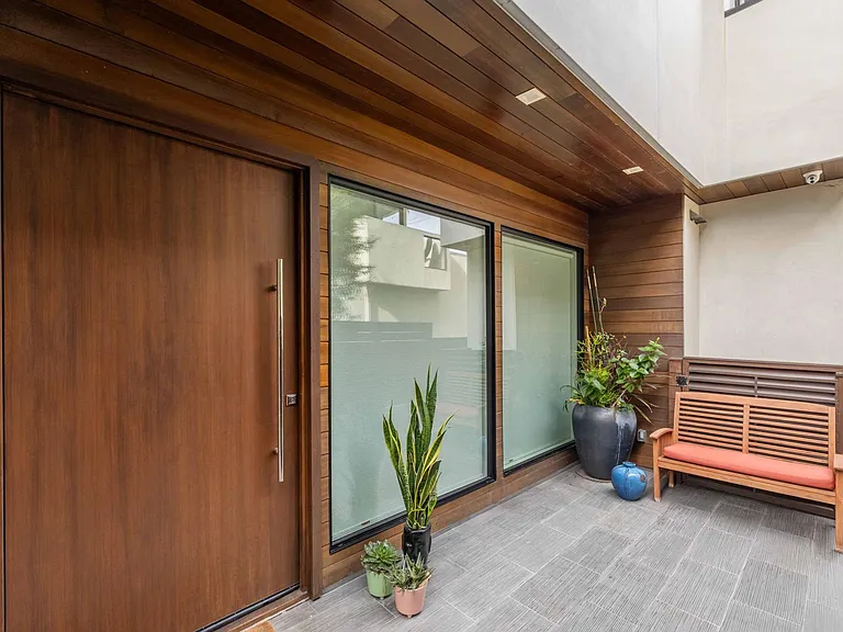 465 36th Pl — Photo 3