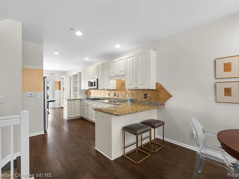 512 Graten St — Photo 18