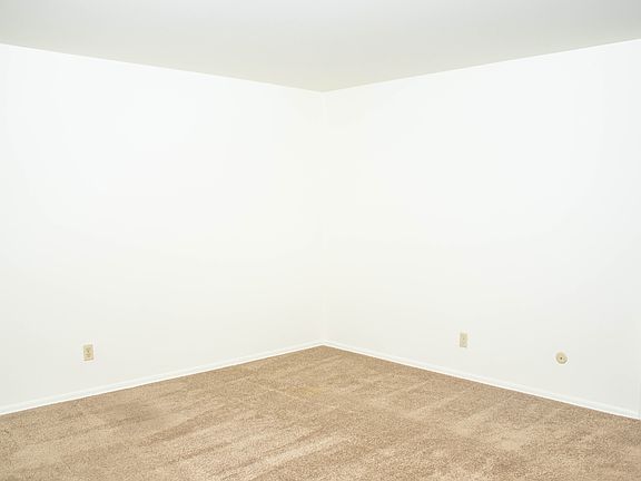 2nd image of 47 Auburn Ave APT 1