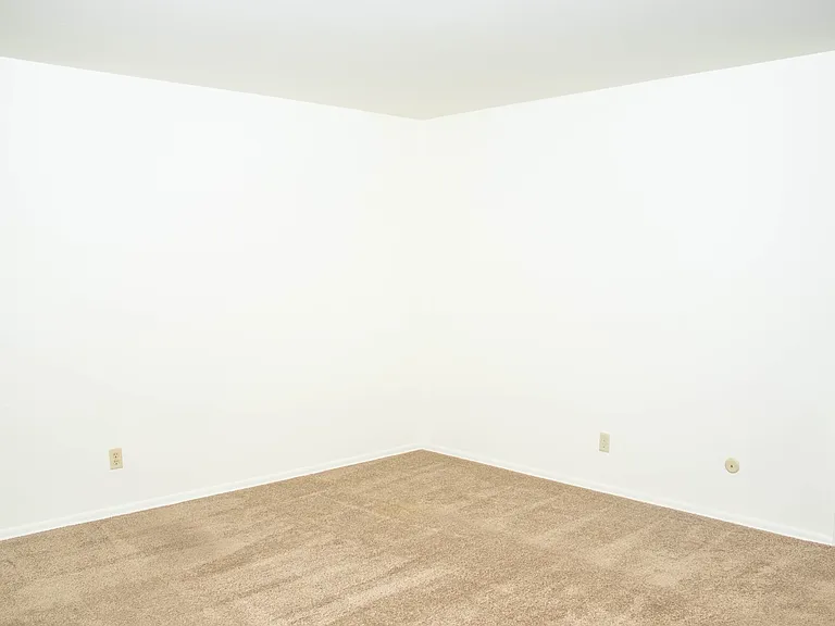 47 Auburn Ave — Photo 3