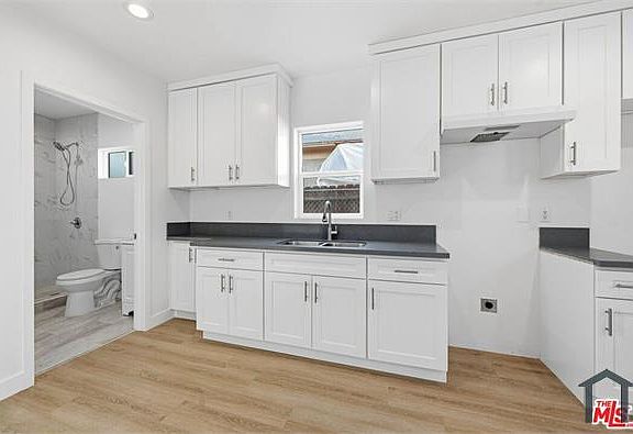 4th image of 220 E Vernon Ave #3-4