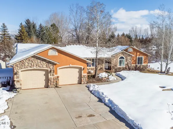 860 N Swiss Farm Cir, Midway, UT 84049