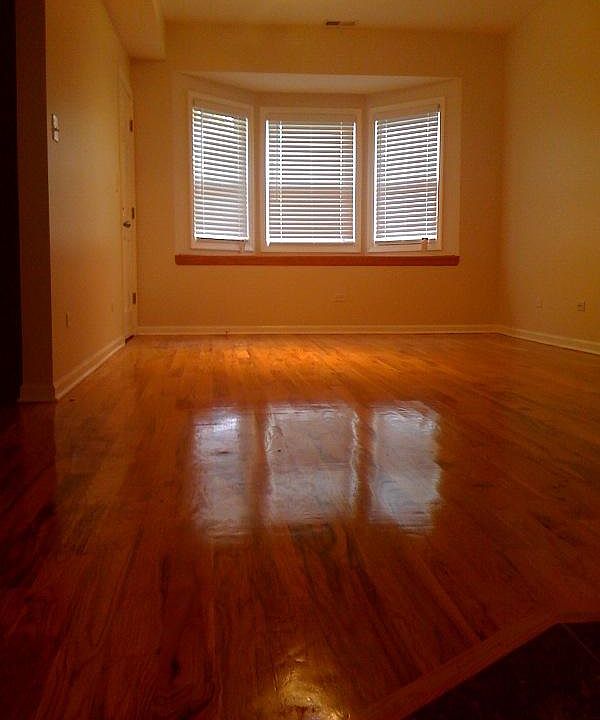 1st image of 2532 W Carmen Ave #1