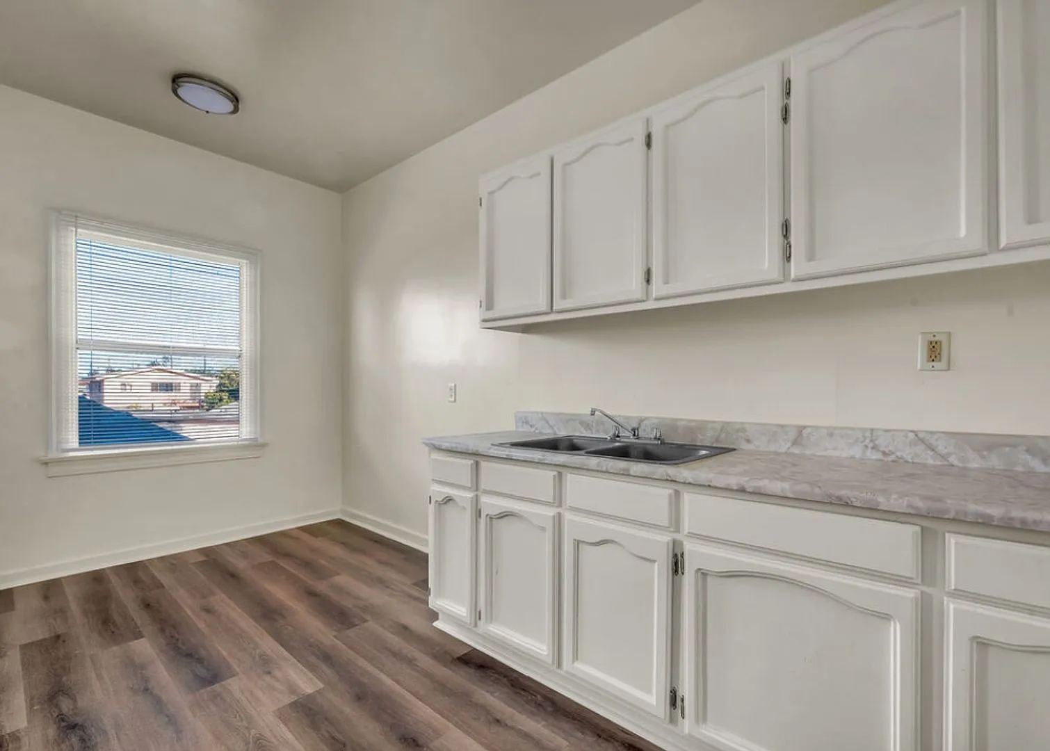 Studio, 1.0 bath, 500 sqft, $1,400 — Photo 4