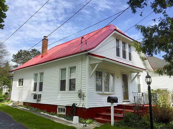 2nd image of 92 Reed St