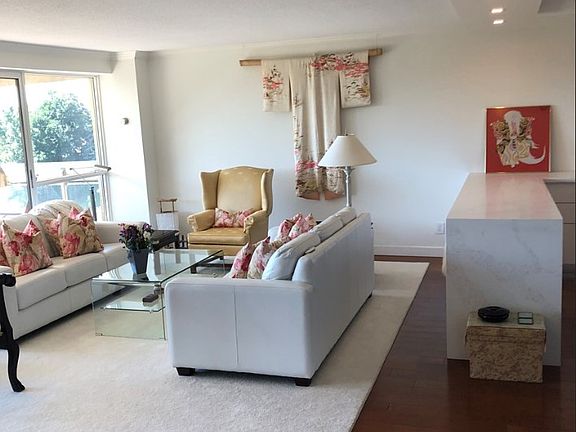 3rd image of 63 Saint Clair Ave W