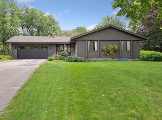 1810 Gladview Ln, Maple Plain, MN 55359
