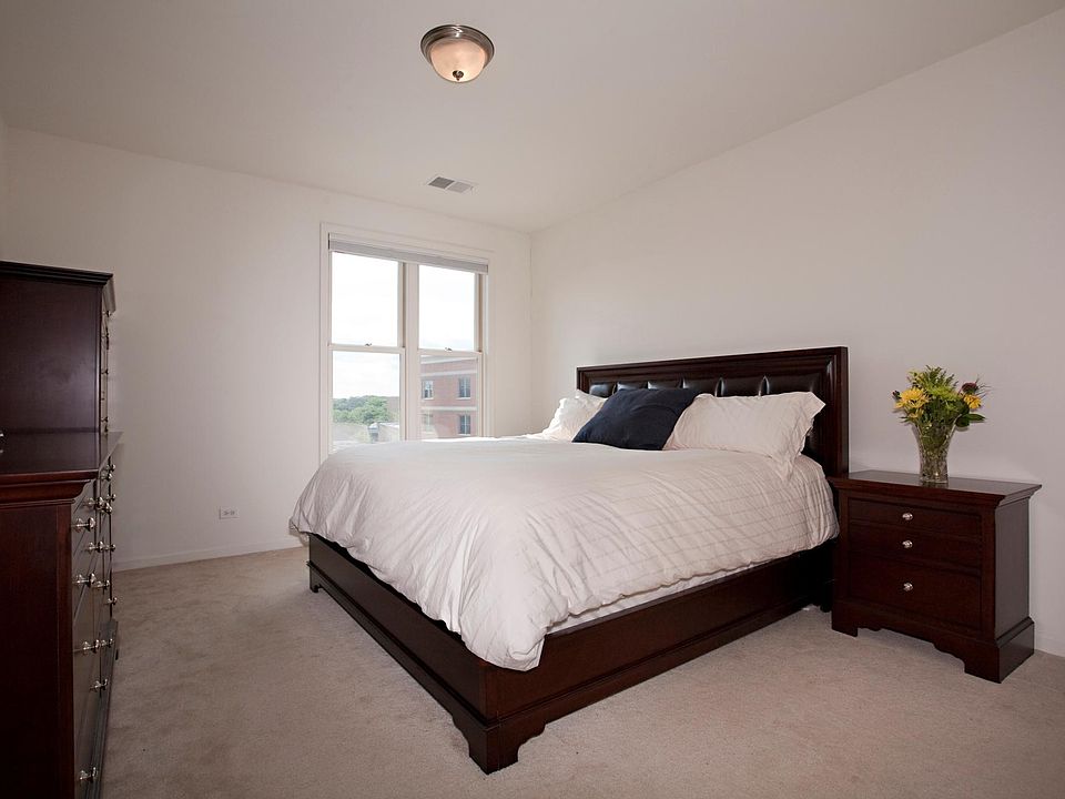 1st image of 930 Curtiss St #930