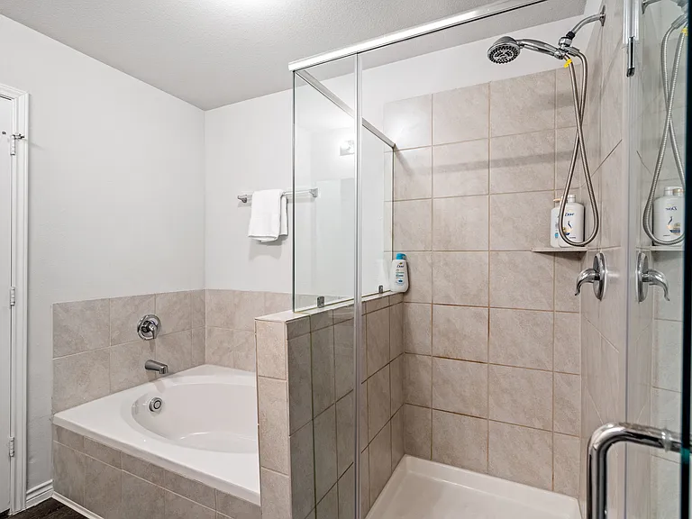 5541 Topwater Trl — Photo 61