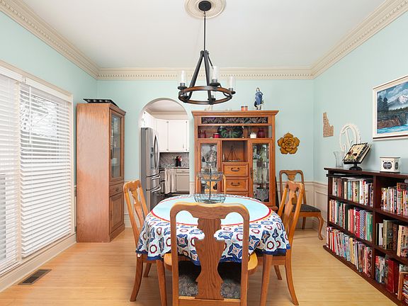 5th image of 3813 Mimosa Ln