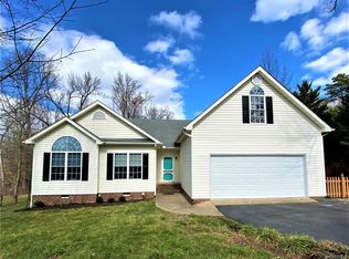 8700 Rockcrest Ct, North Chesterfield, VA 23235