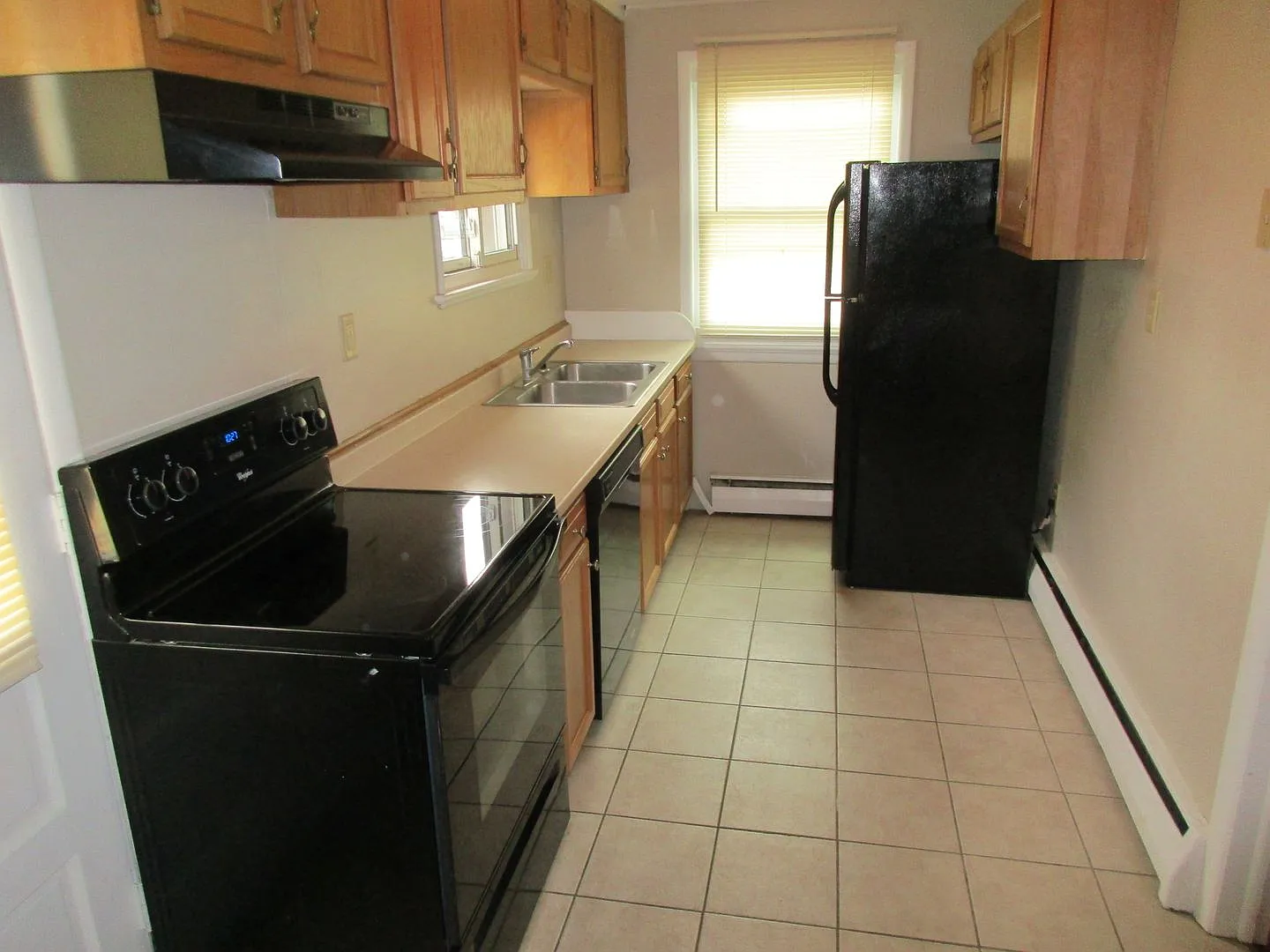 2 Bedroom 1 Bath Single Family Ranch Home Located In Middletown — Photo 3