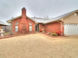 1717 Yellowstone Ln, Edmond, OK 73003