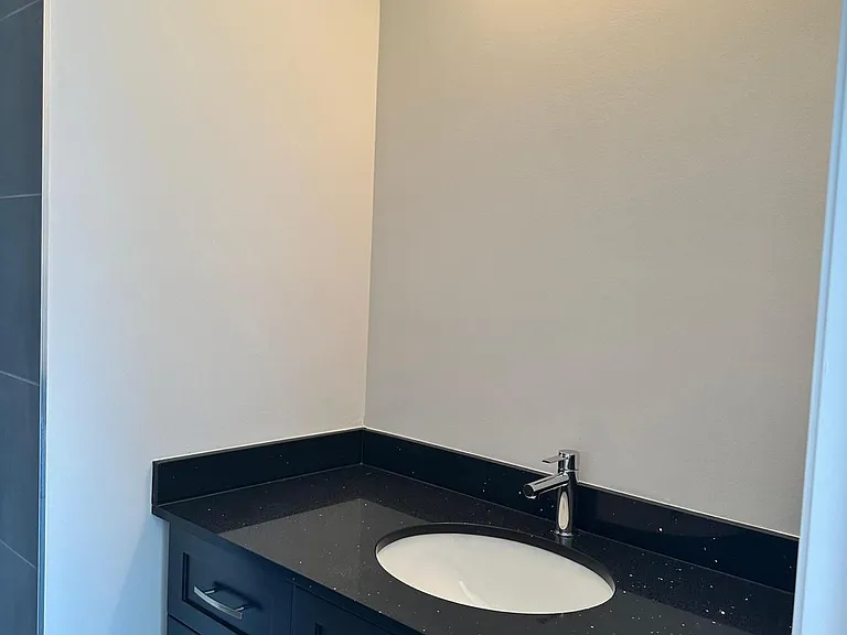 720 Grey St #19 — Photo 13