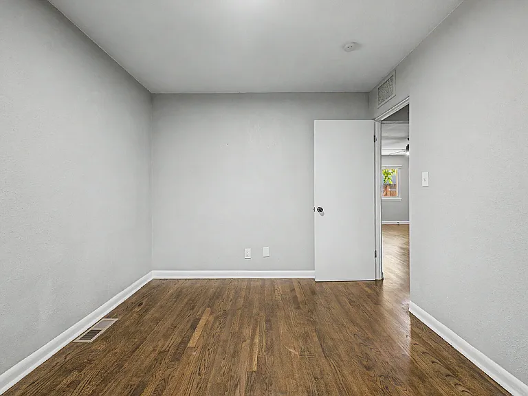 2912 S Delaware St — Photo 12