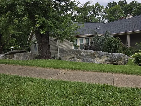 944 Ridgetree Ln, Saint Louis, MO 63131