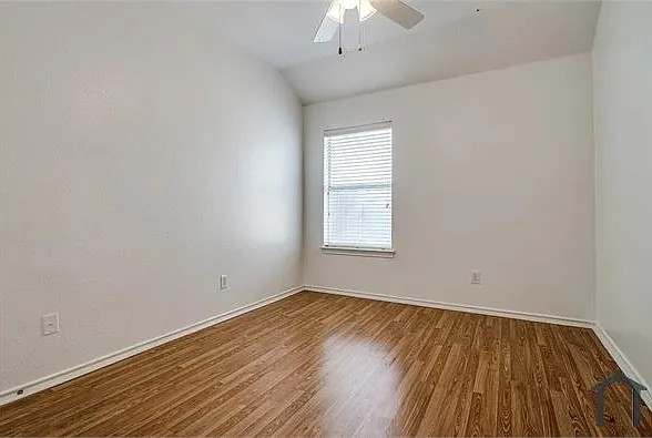 7309 Normandy Rd — Photo 10