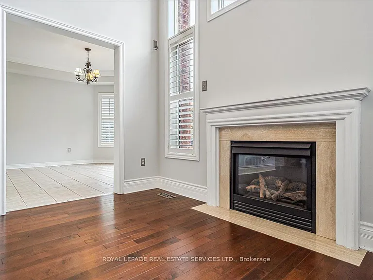 54 Stonebrook Cres — Photo 12