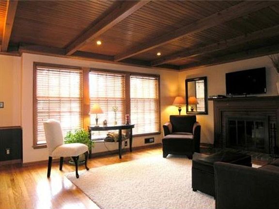 3rd image of 3720 W 52nd Pl