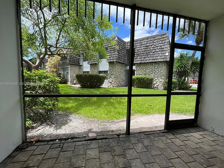 3123 Oakland Shores Dr #D112 — Photo 4