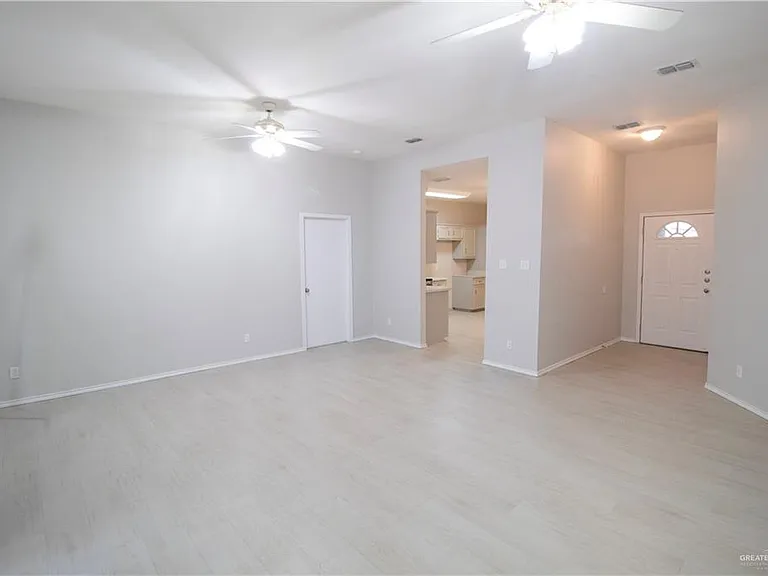 3409 Martin Ave — Photo 4