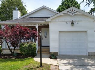 16 Avenue A, Helmetta, NJ 08828