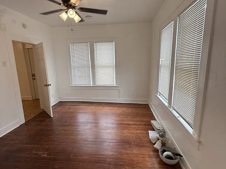 1120 W Mulberry St — Photo 17