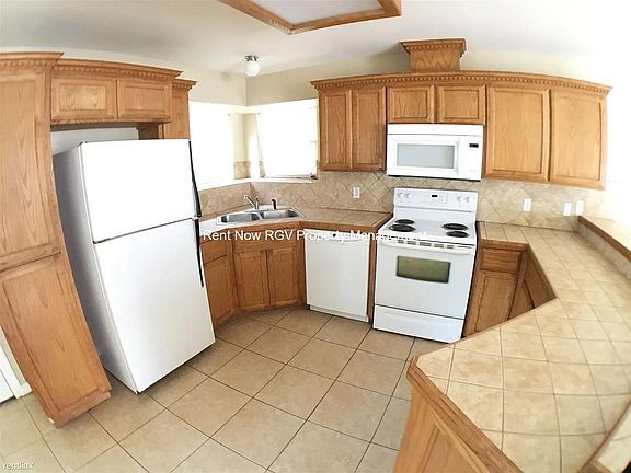2nd image of 2113 N Dahlia St APT 2