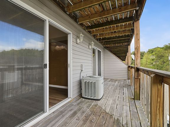 5th image of 100 Pinnacle Heights Dr #1221
