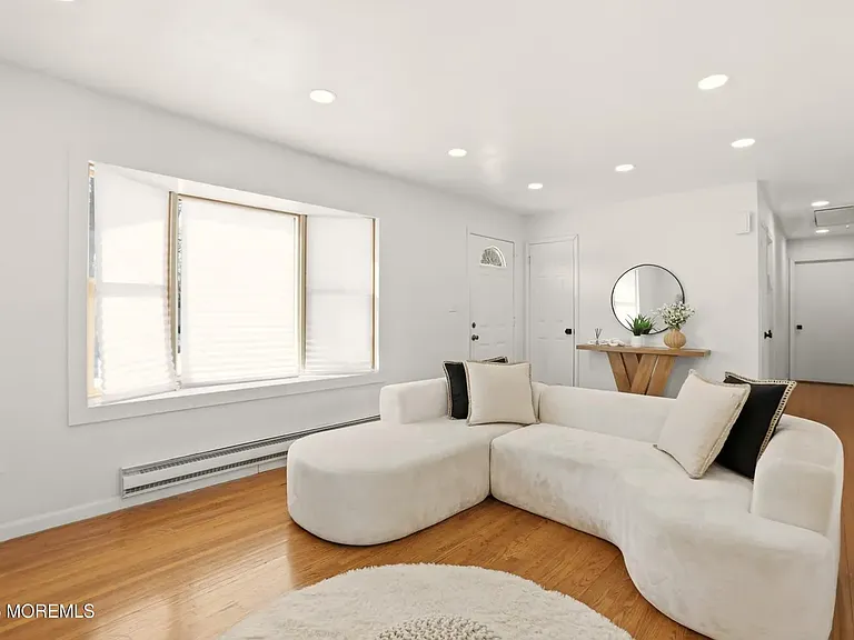 1033 Birmingham Ave — Photo 6