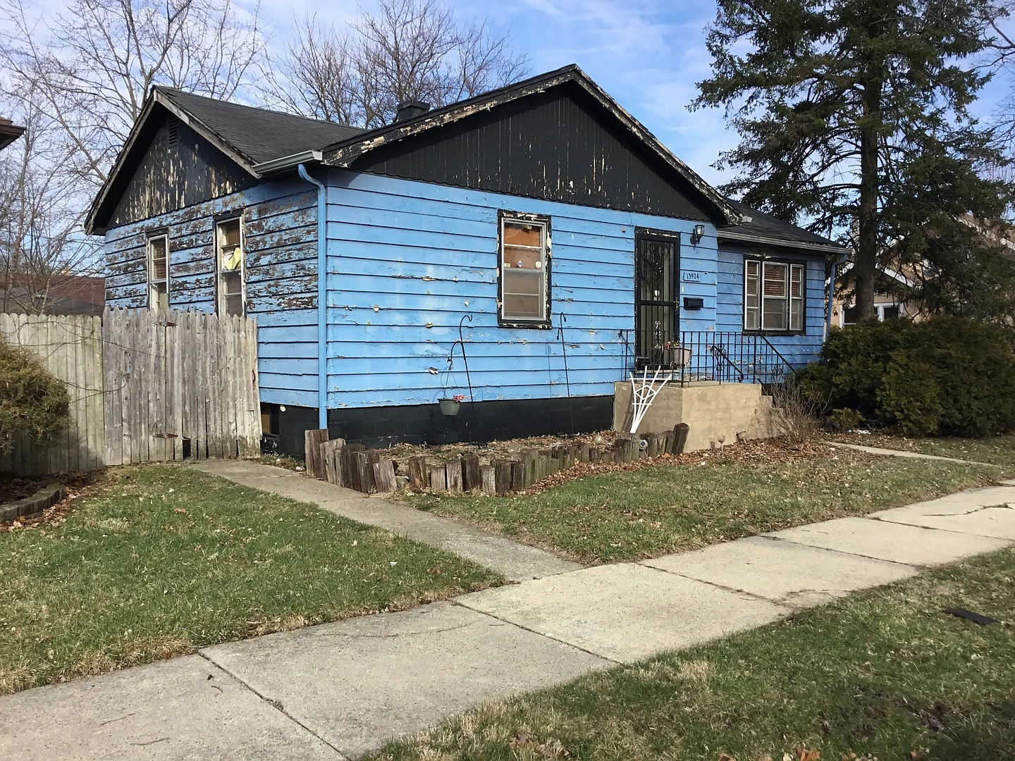 13924 S Michigan Ave photo 1