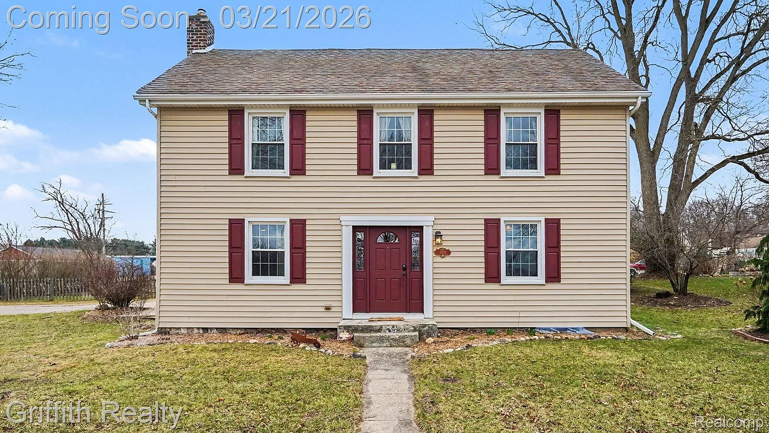 3576 Central St photo 1