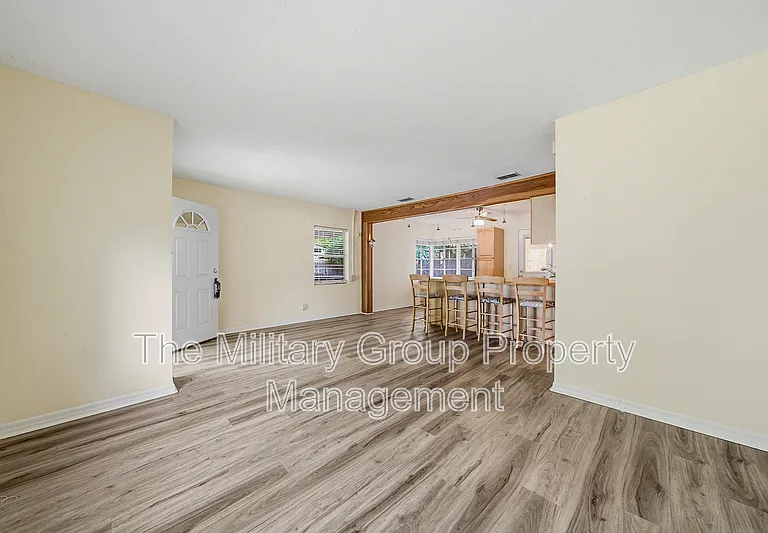 2115 Minerva Ave — Photo 6