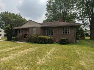 340 Maplewood Dr, Alliance, OH 44601
